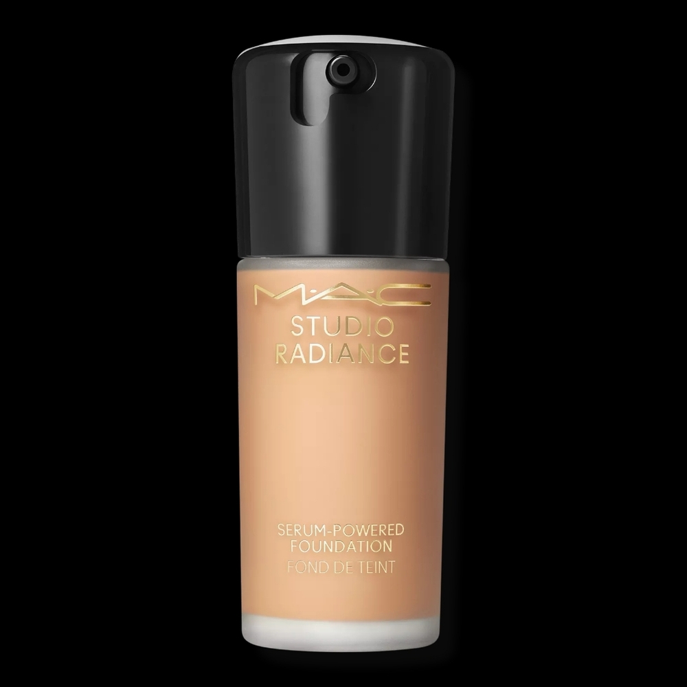 NWOT MAC Studio Radiance Serum Powered Foundation, NC27